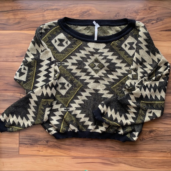 36 point 5 aztec geometric print crop sweater M - Picture 6 of 6